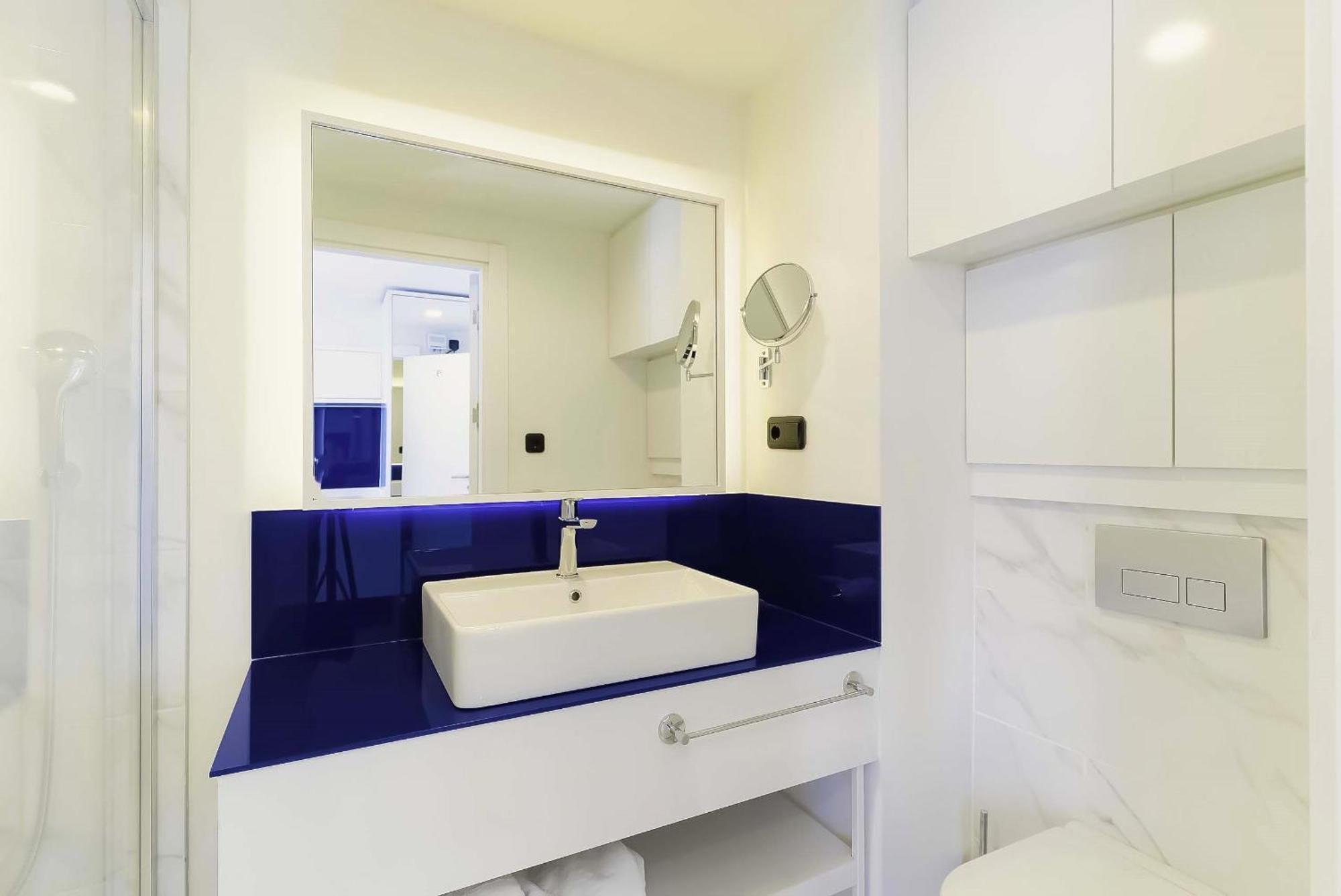 Elegance Sea View Aparthotel In Orbi City Batumi Bagian luar foto